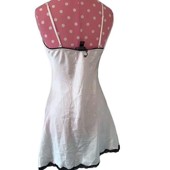 VICTORIA’S SECRET NEW WHITE & BLACK CAMISOLE size small - Picture 7 of 12